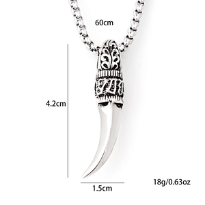 Wymiary naszyjnika z kłem wilka: łańcuszek 60 cm, zawieszka 4,2x1,5 cm, waga 18 g